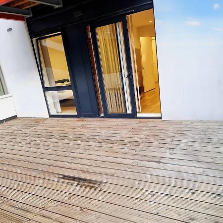 Your Riverside Home 2 With Private Balcony London Bagian luar foto